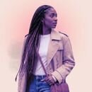 Coiffure afro : quel sac porter avec vos tresses, locks ou afro cet automne