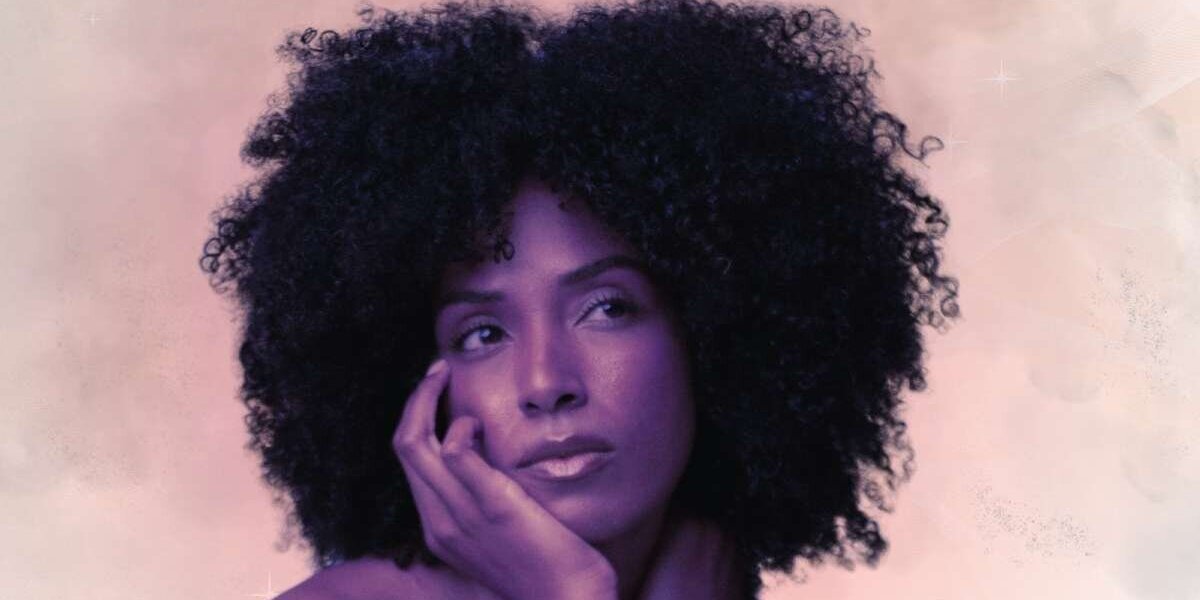 Sèche-cheveux et cheveux crépus : comment sécher sans (vraiment) les abîmer ?