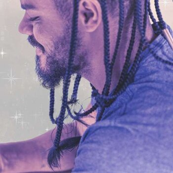 Quels types de prestations propose une coiffeuse afro à domicile ?