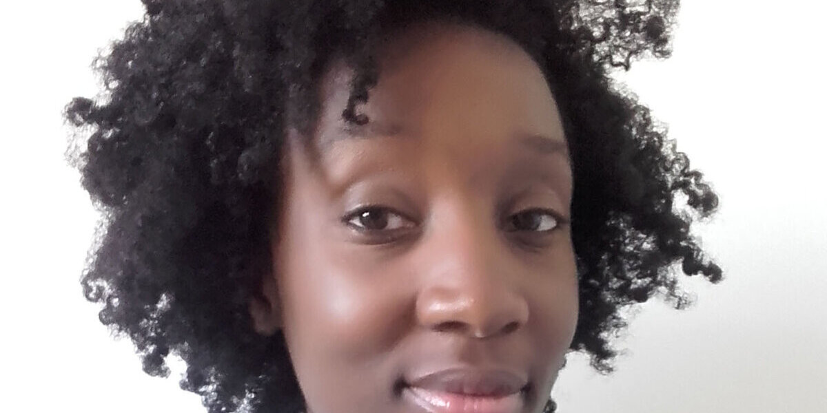 coiffure afro, cheveux crépus, cheveux fins